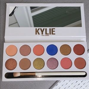 Kylie Cosmetics Royal Peach palette